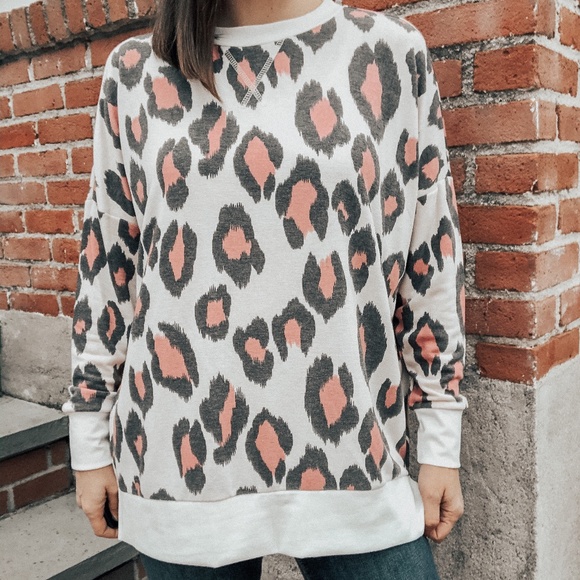 NWT Leopard Pullover - Picture 2 of 2